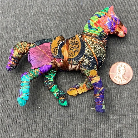 Vintage Galloping Horse Pin - Picture 6 of 6